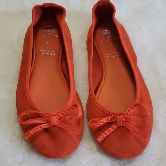 Almost NEW!! Only used twice. It is a bit small for me. Suede Slip ons Size 6.5 - Picture 1 of 4
